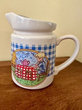 Disney Classic Winnie the Pooh 7” Ceramic Pitcher Treasure Craft